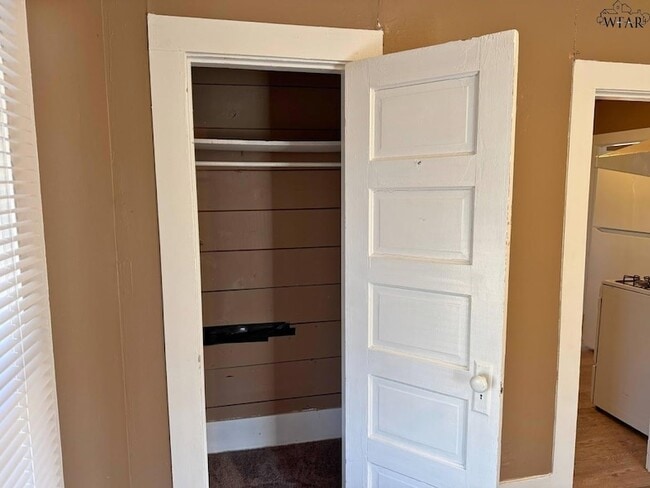 Building Photo - 1604 Britain St