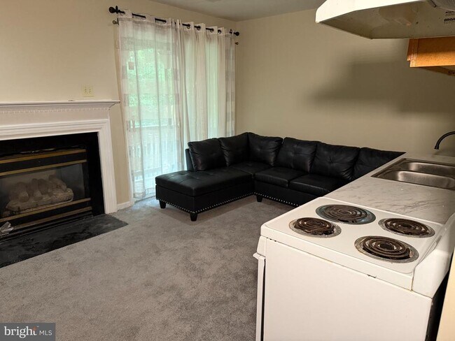 Building Photo - 853 Faraway Ct