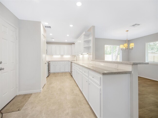 Building Photo - 5830 Ettrick Dr