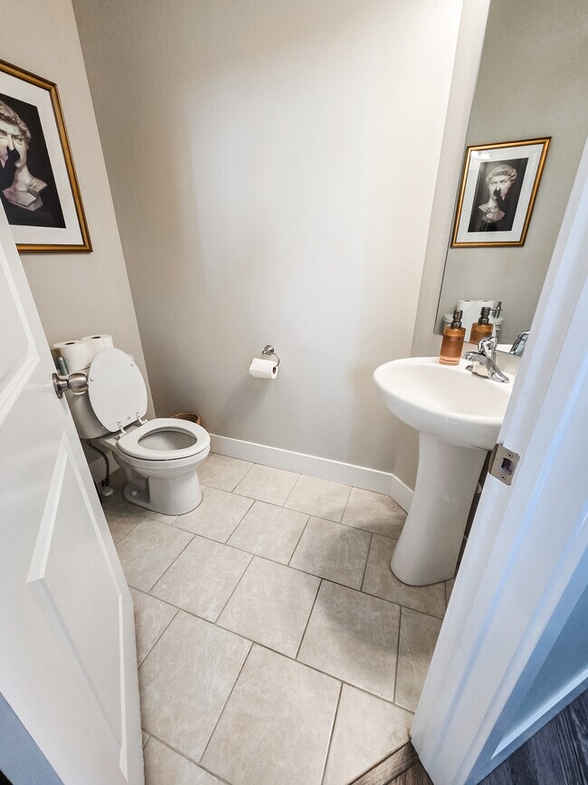 Building Photo - 261 W 490 N