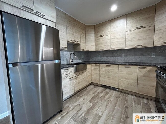 Building Photo - 13 Sweetgum Ln