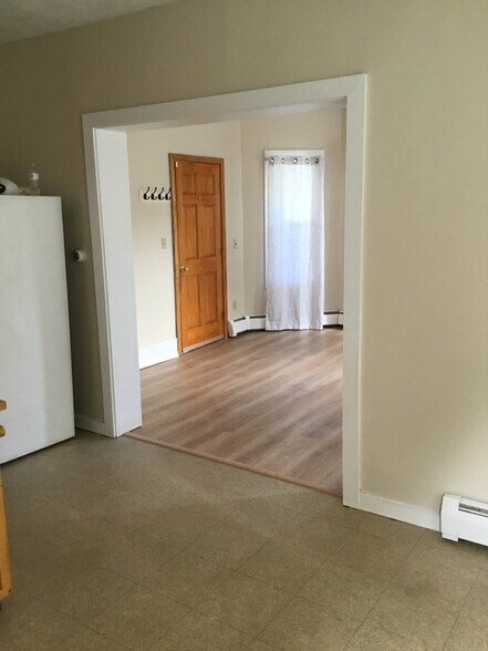 Building Photo - 863 Plymouth Ave