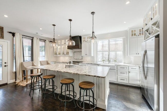 Building Photo - Prestigious 4-3.5-2 w POOL in Grapevine, Carroll ISD!