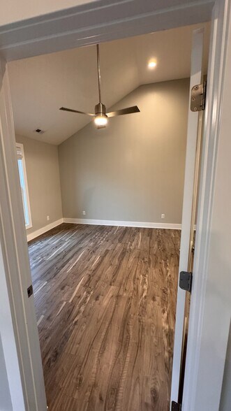 Building Photo - 2334 N Delaware St