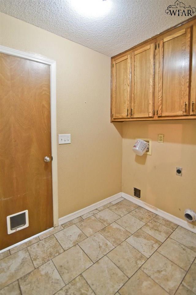Building Photo - 4618 Sabota Ave
