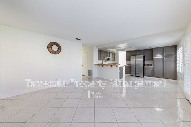 Building Photo - 30450 Summerside St