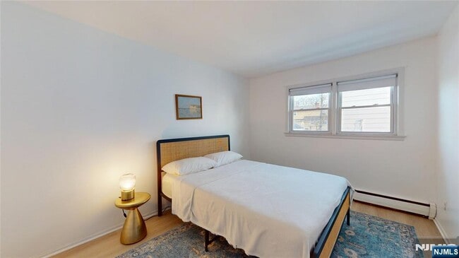 Building Photo - 121 3rd St