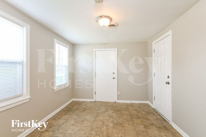 Building Photo - 9358 S Richmond Ave