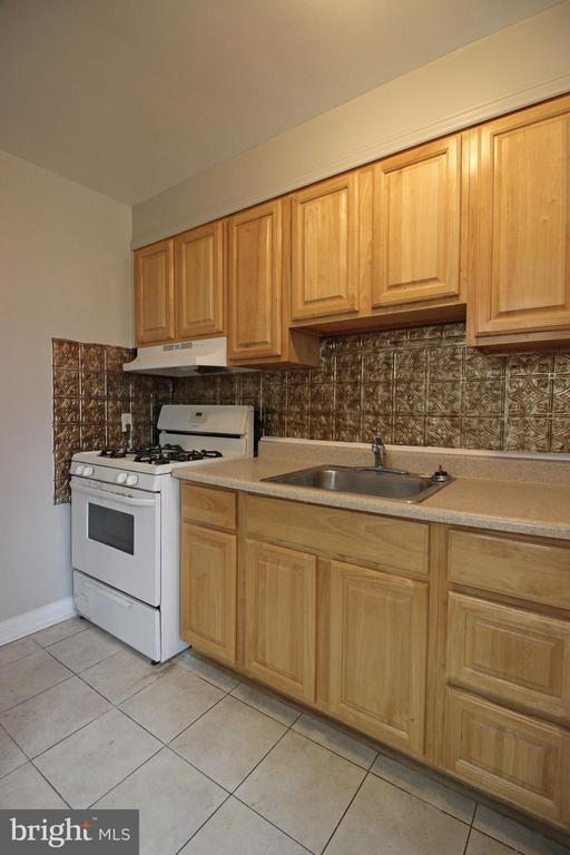 Building Photo - 529 Parksley Ave