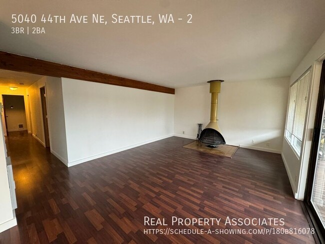 Building Photo - Laurelhurst Three Bedroom