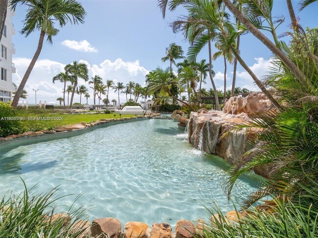 Building Photo - 5005 Collins Ave