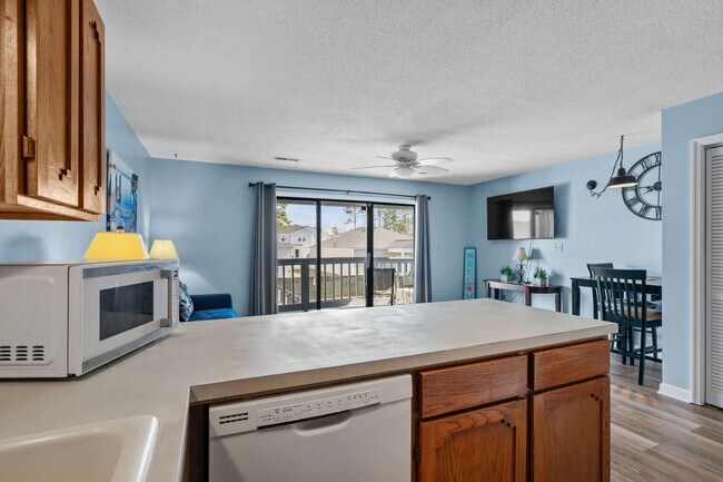 Building Photo - ***Free Utilities ***All Inclusive Seasonal Rental Available November 4, 2025 - March 31, 2026