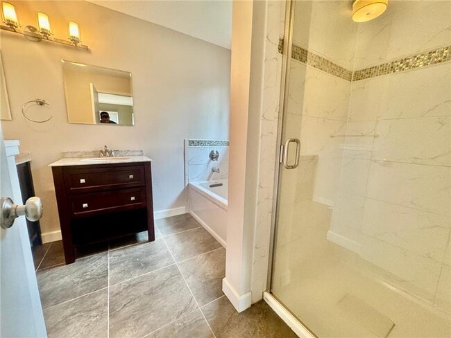 Building Photo - 2575 Heritage Dr
