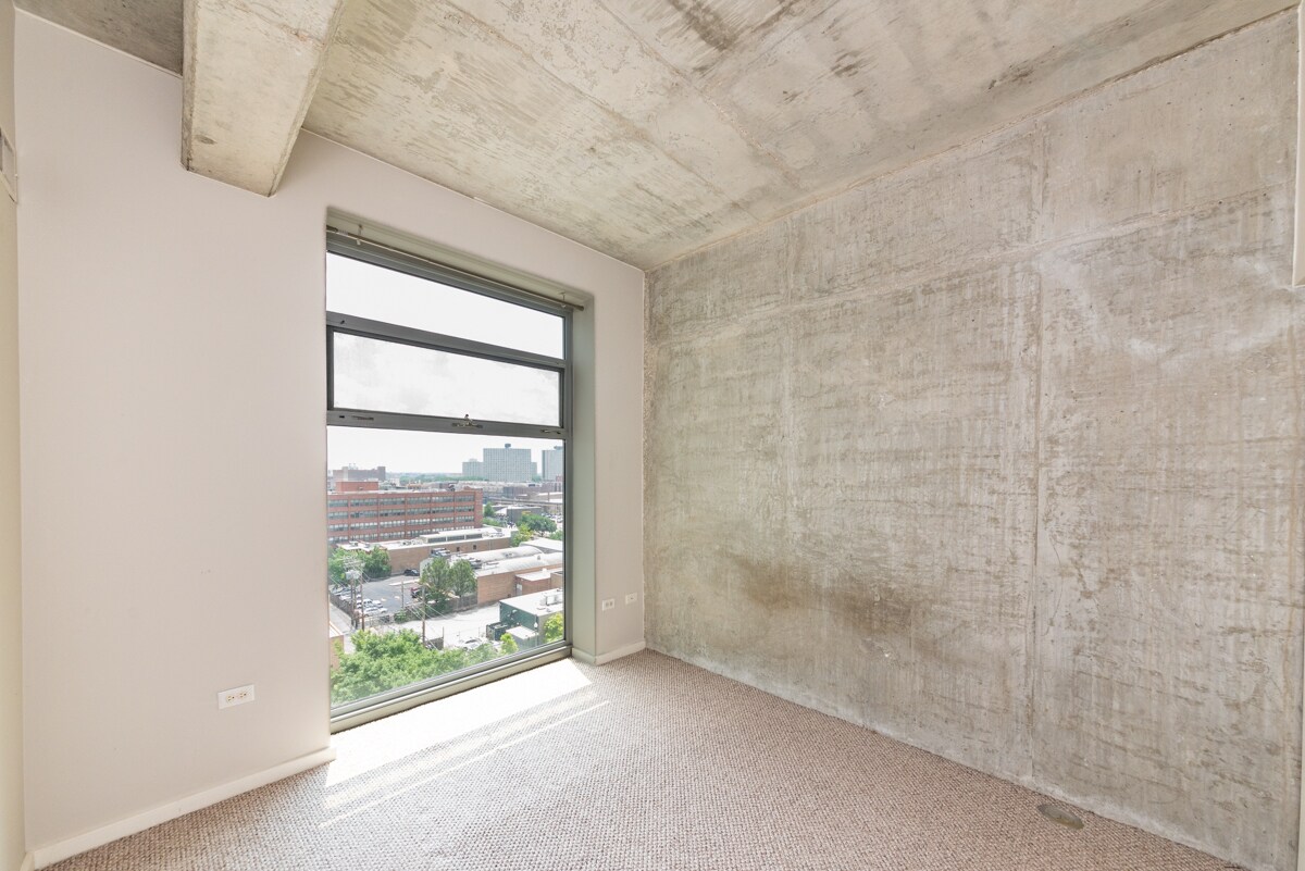 Building Photo - 1620 S Michigan Ave