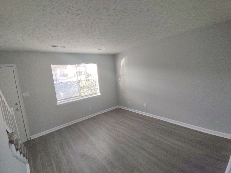 Building Photo - 74 Ferguson Dr