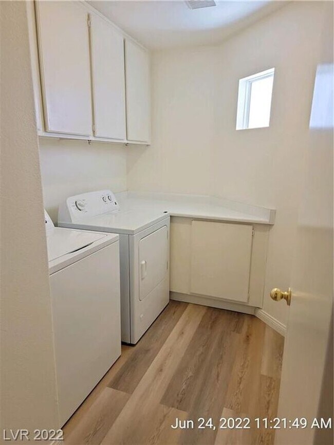 Building Photo - COMING SOON - Ready no later than the end of December!