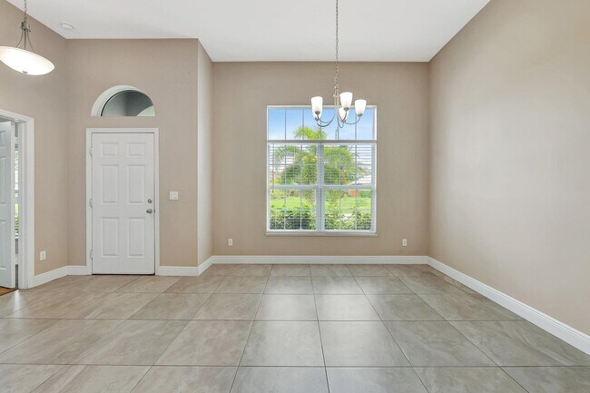 Building Photo - 348 SW Millard Dr