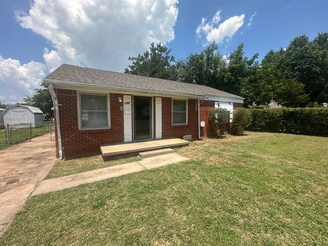 Building Photo - 2 Bed, 1 Bath, 1 Car Garage