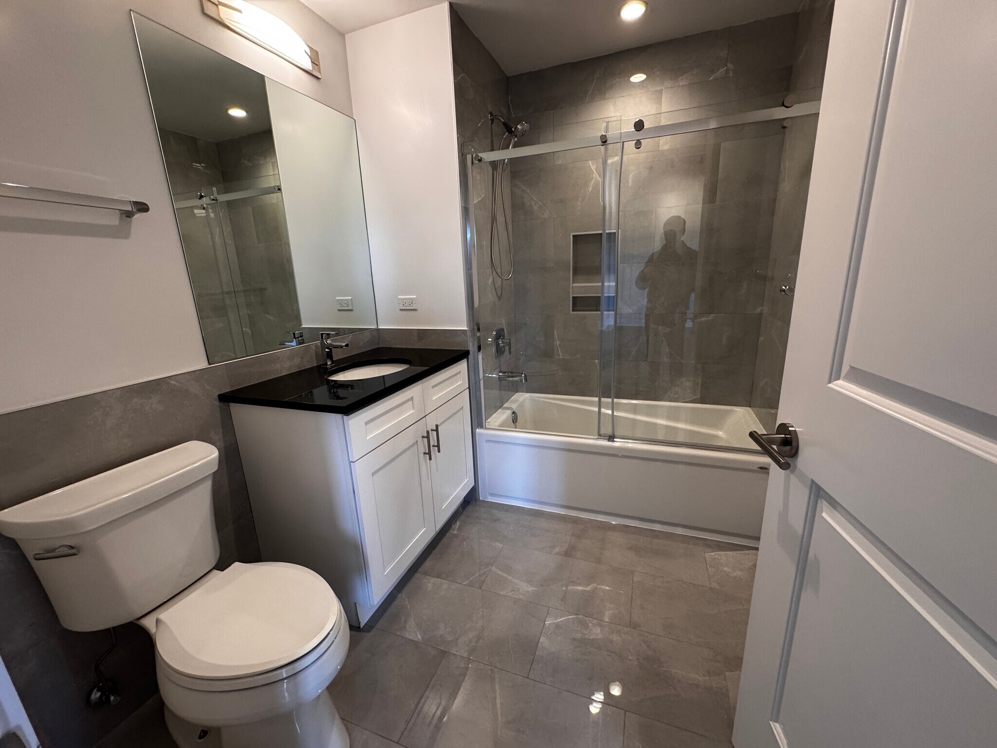 Building Photo - 3845 N Broadway St