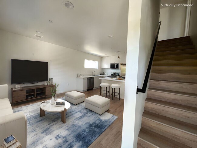 Building Photo - 2416 Carmona Ave