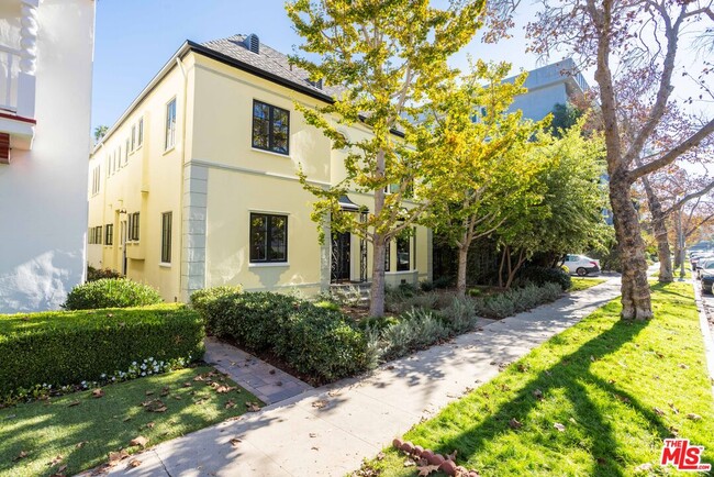 Building Photo - 442 S Maple Dr