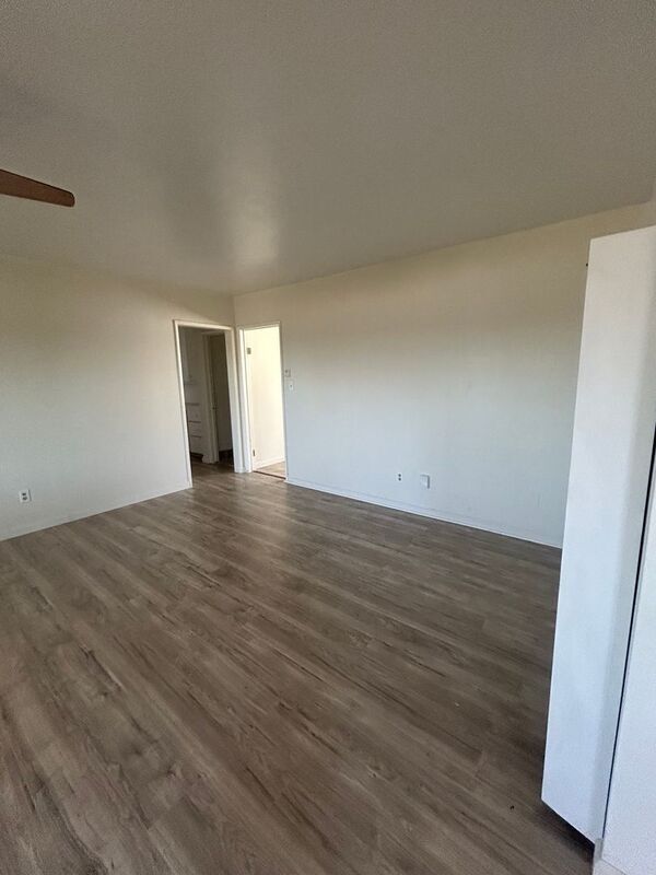 Building Photo - 1832 Skyline Dr