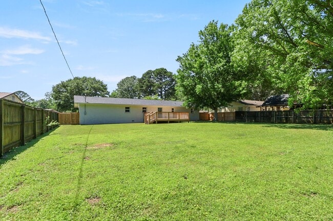 Building Photo - 614 Holland Ct SW