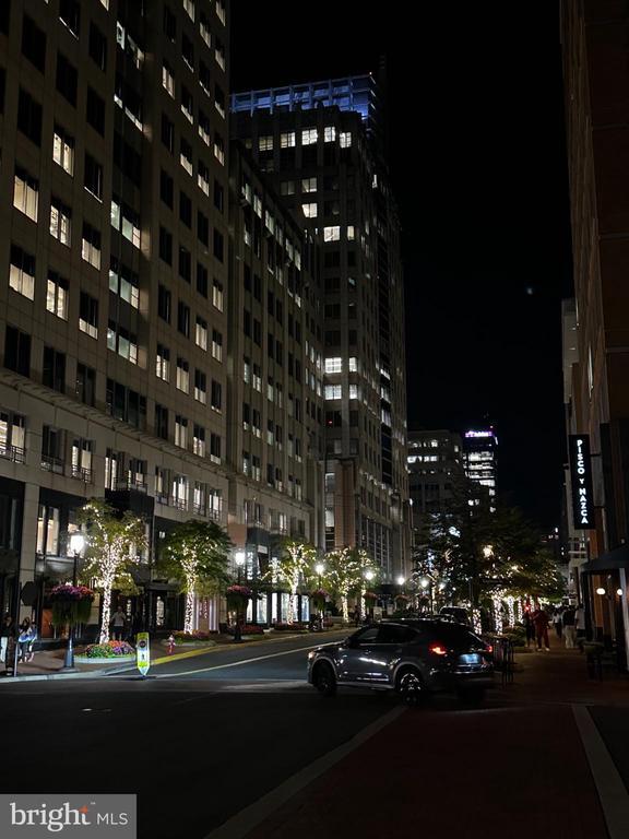 Building Photo - 1701 Lake Shore Crest Dr