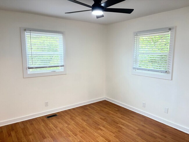 Building Photo - 484 Macon Hwy
