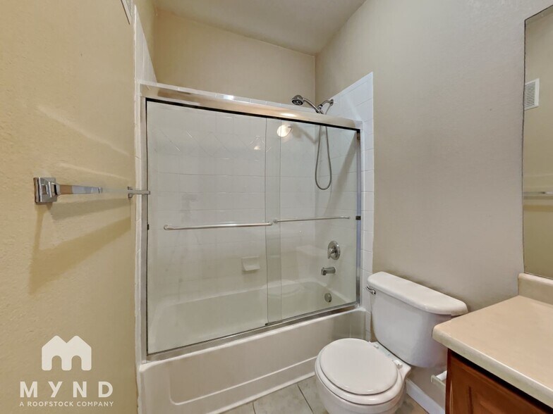 Building Photo - 803 E 98th Ave