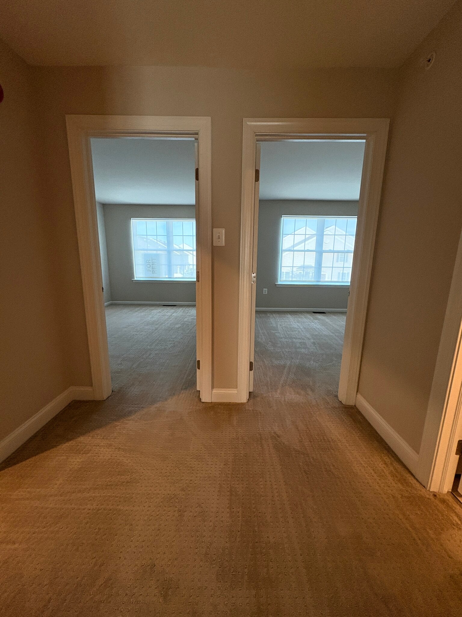 Building Photo - 906 Blue Meadow Dr