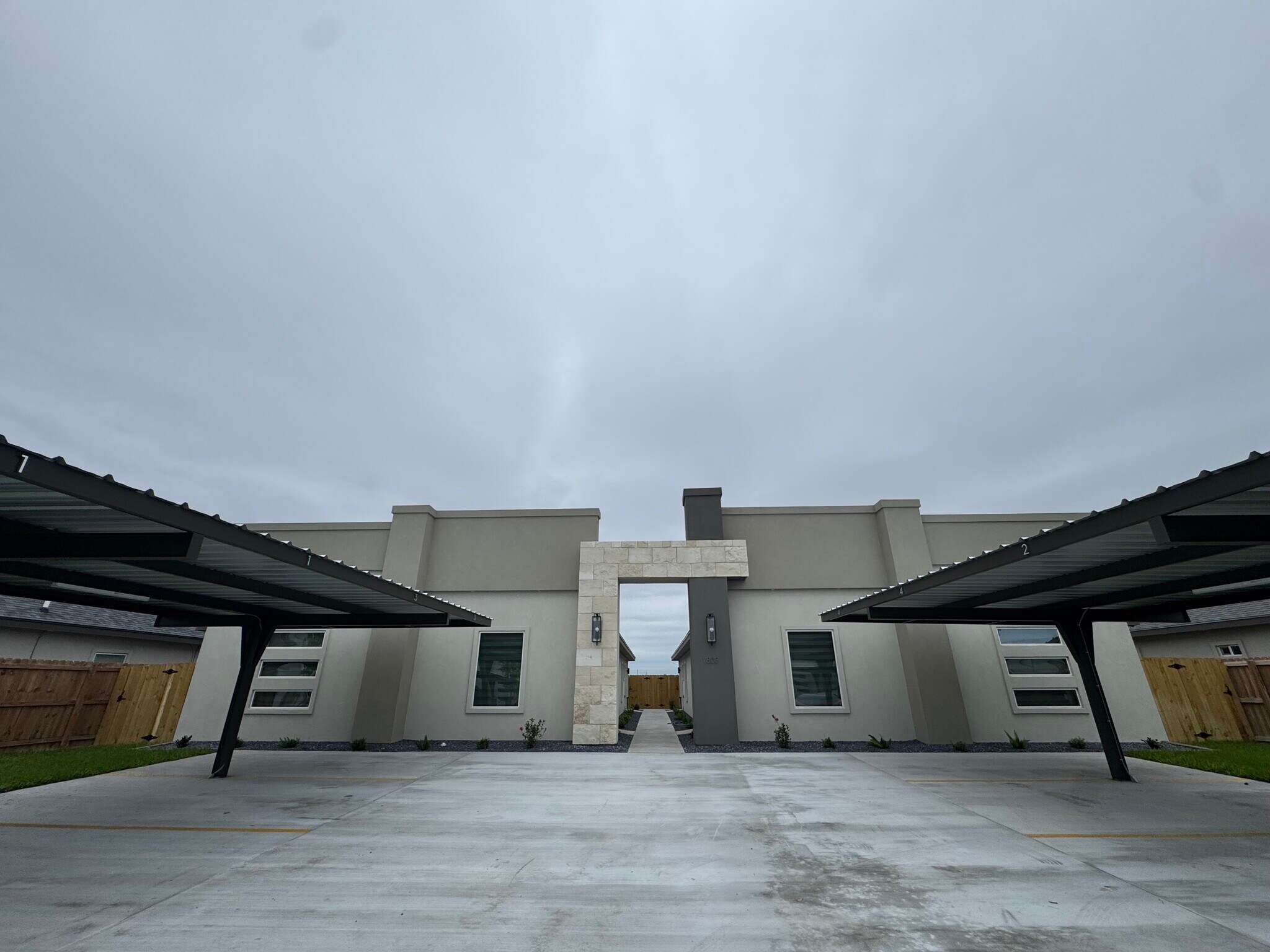 Building Photo - 1803 W Violet Dr