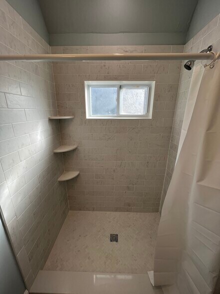 Building Photo - 29 Alpine St