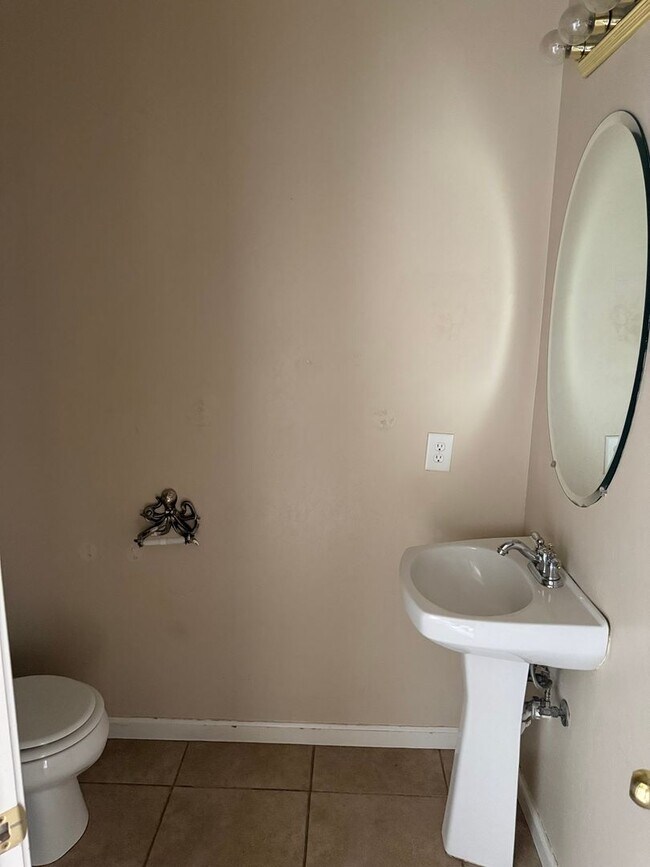 Building Photo - 11425 Mondego Dr