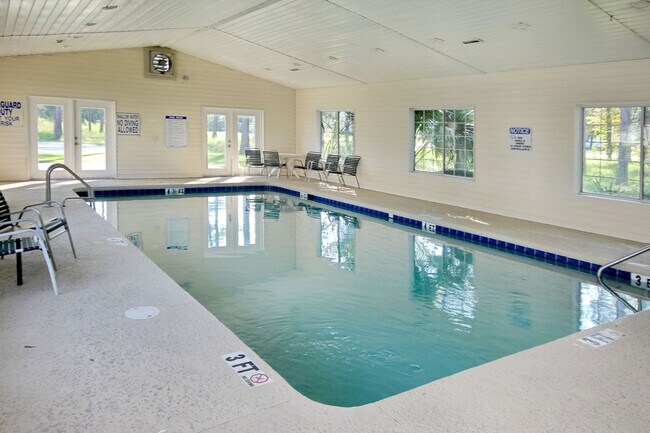 Building Photo - 485 White River Dr