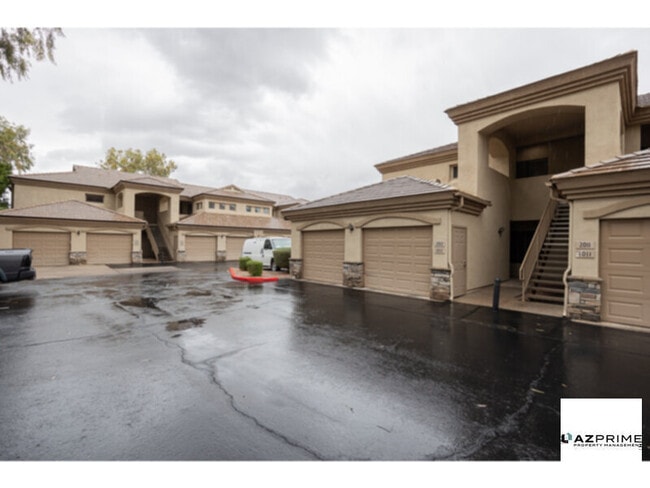 Primary Photo - Live the Scottsdale Dream in this Stunning...