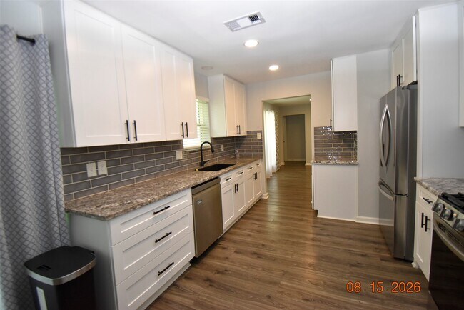 Building Photo - 15711 Blackhawk Blvd