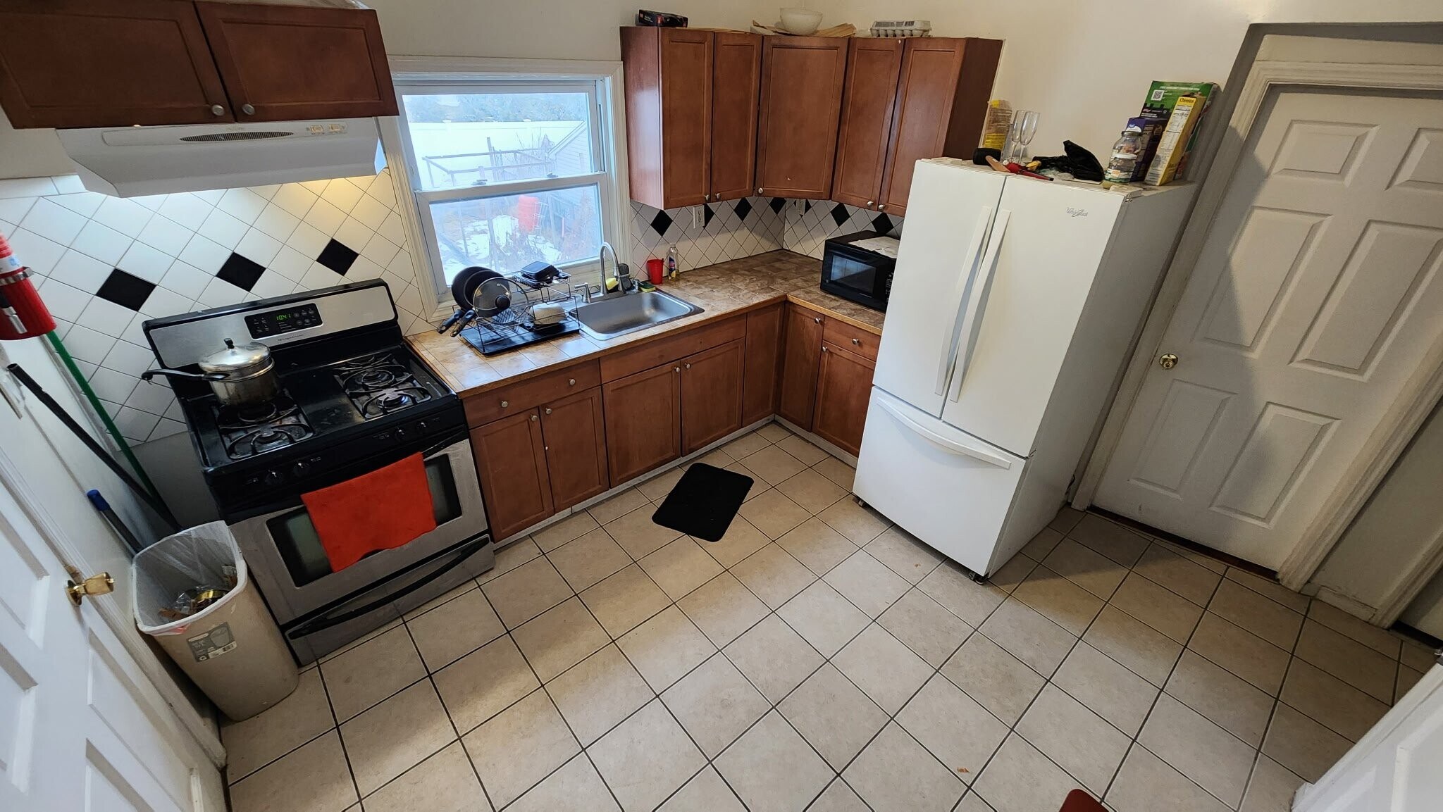 Building Photo - 721 Birch St