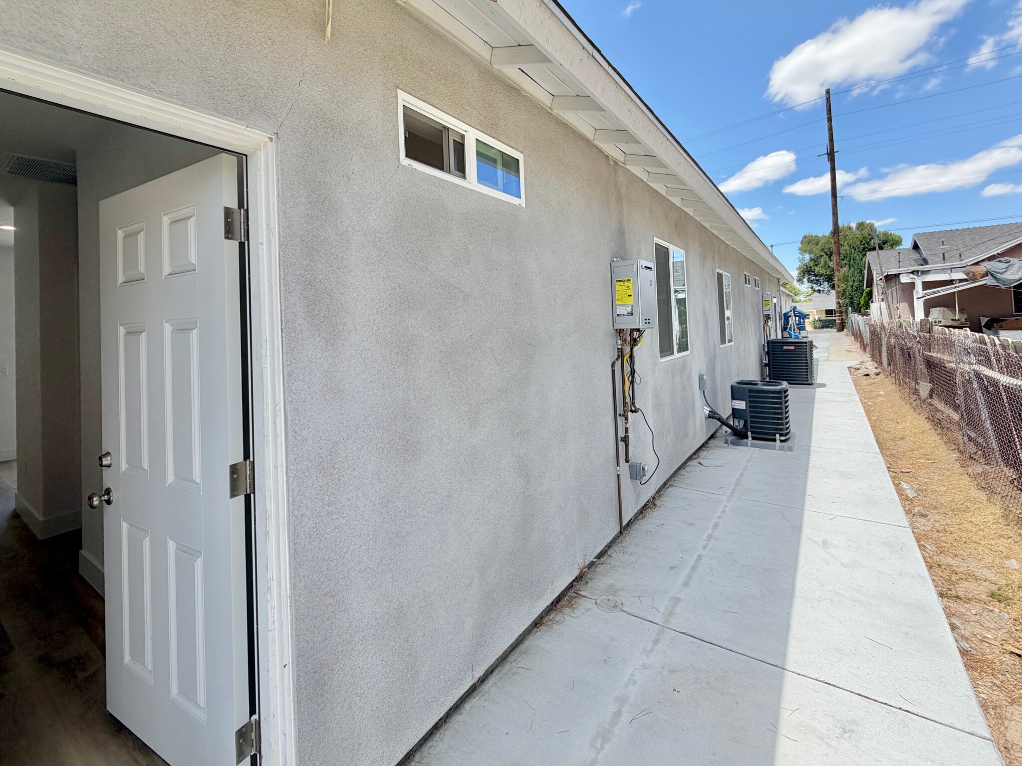 Building Photo - 6991 Del Rosa Ave