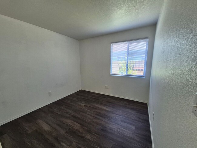 Building Photo - Great 3 Bedroom 2 Bath in Antelope