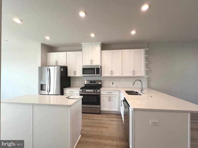 Building Photo - 4308 Ellipse Ter