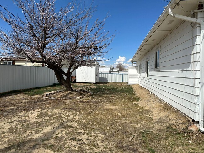 Building Photo - 13A Road 5481