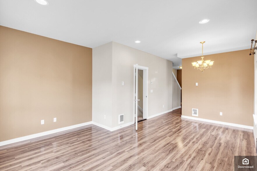 Building Photo - 4841 S Chicago St