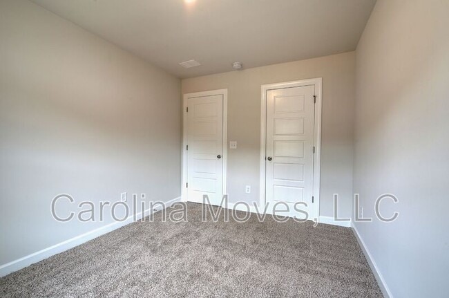 Building Photo - 500 Benoni Pl