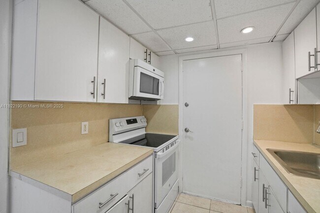 Building Photo - 18100 Atlantic Blvd