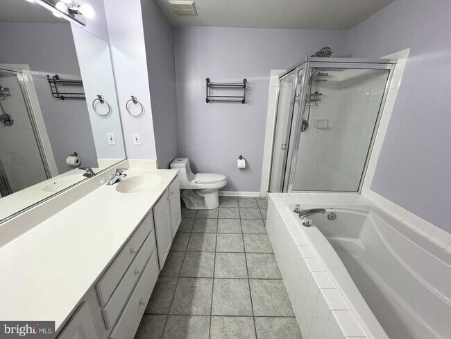 Building Photo - 22464 Maison Carree Square