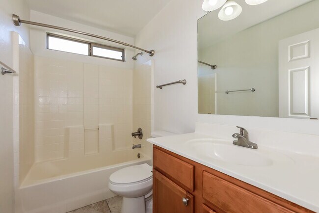 Building Photo - 3650 W Carlos Ln