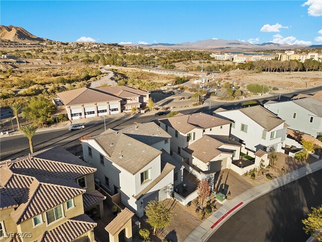 Building Photo - 14 Parco Fiore Ct