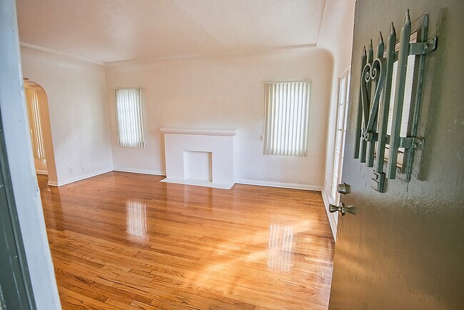 Building Photo - 330 N Genesee Ave