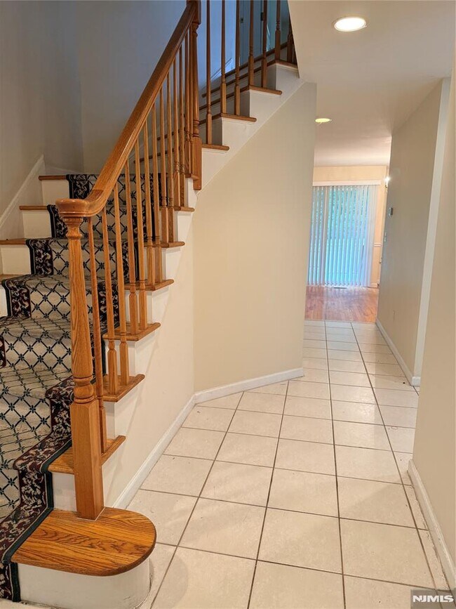 Building Photo - 63 Trotters Ln